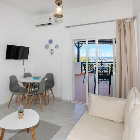 Nikiti Seafront Blue Apartment Luaran gambar