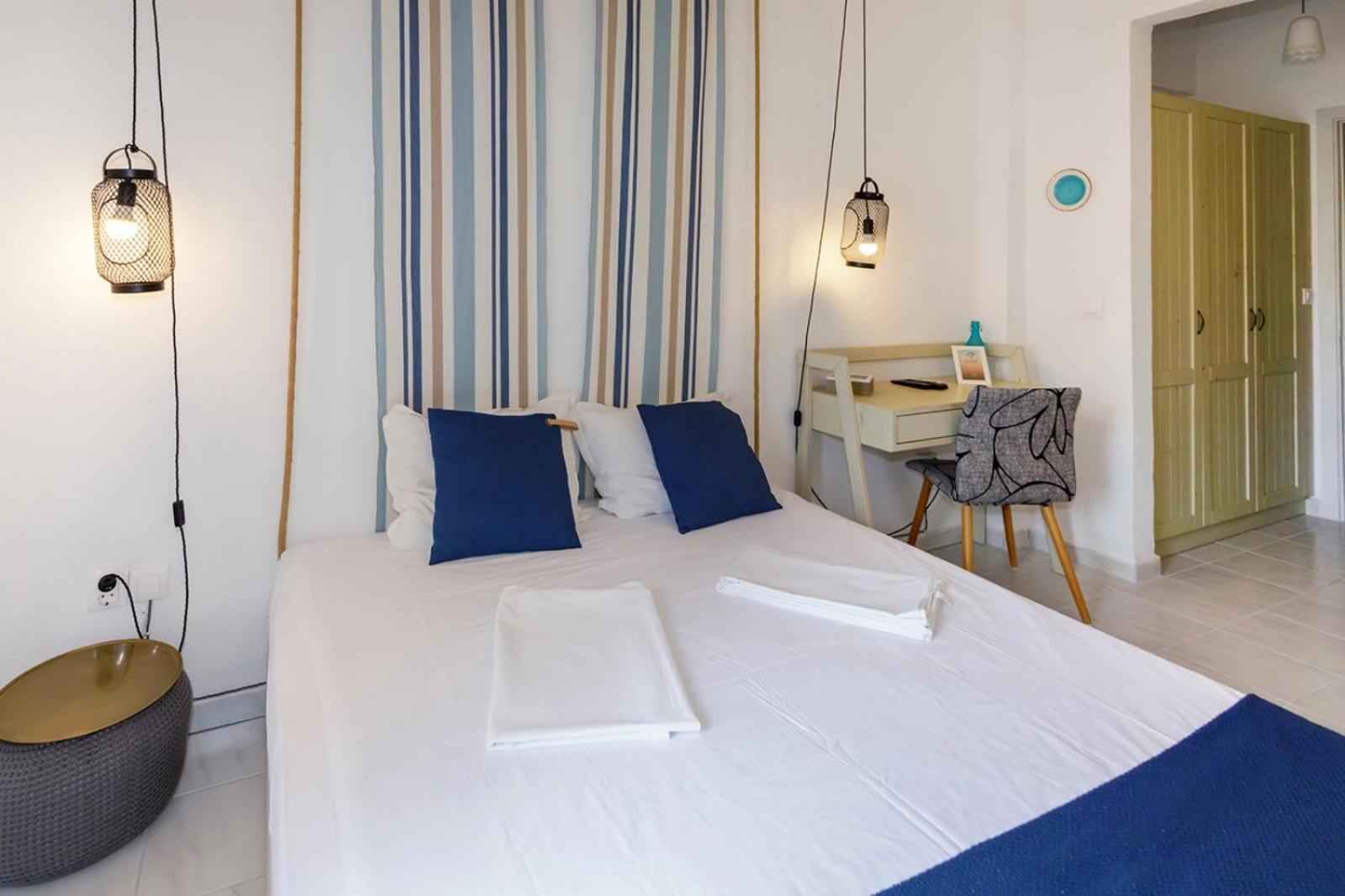 Nikiti Seafront Blue Apartment Luaran gambar